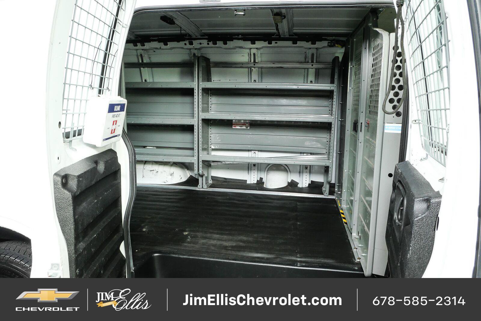 Used 2017 GMC Savana 2500 RWD image 15