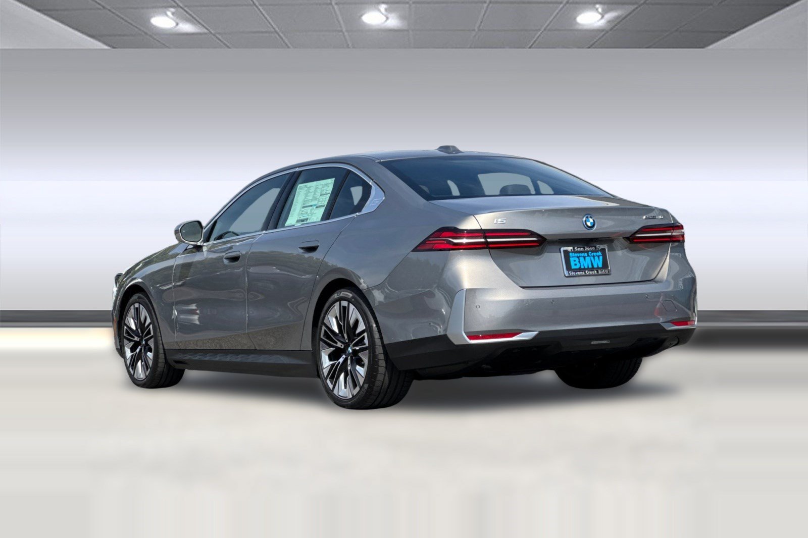 New 2027 BMW i5 M60 RWD image 3