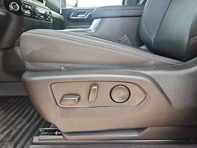 Used 2024 Chevrolet Silverado 2500 LTZ w/ LTZ Convenience Package AWD/4WD image 14