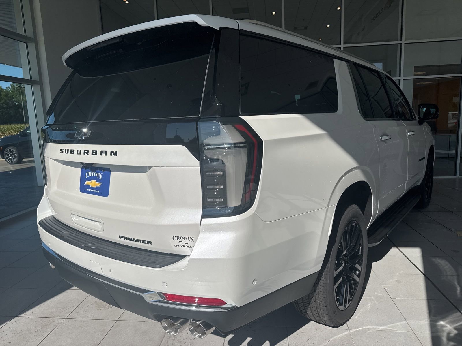 New 2025 Chevrolet Suburban Premier image 6