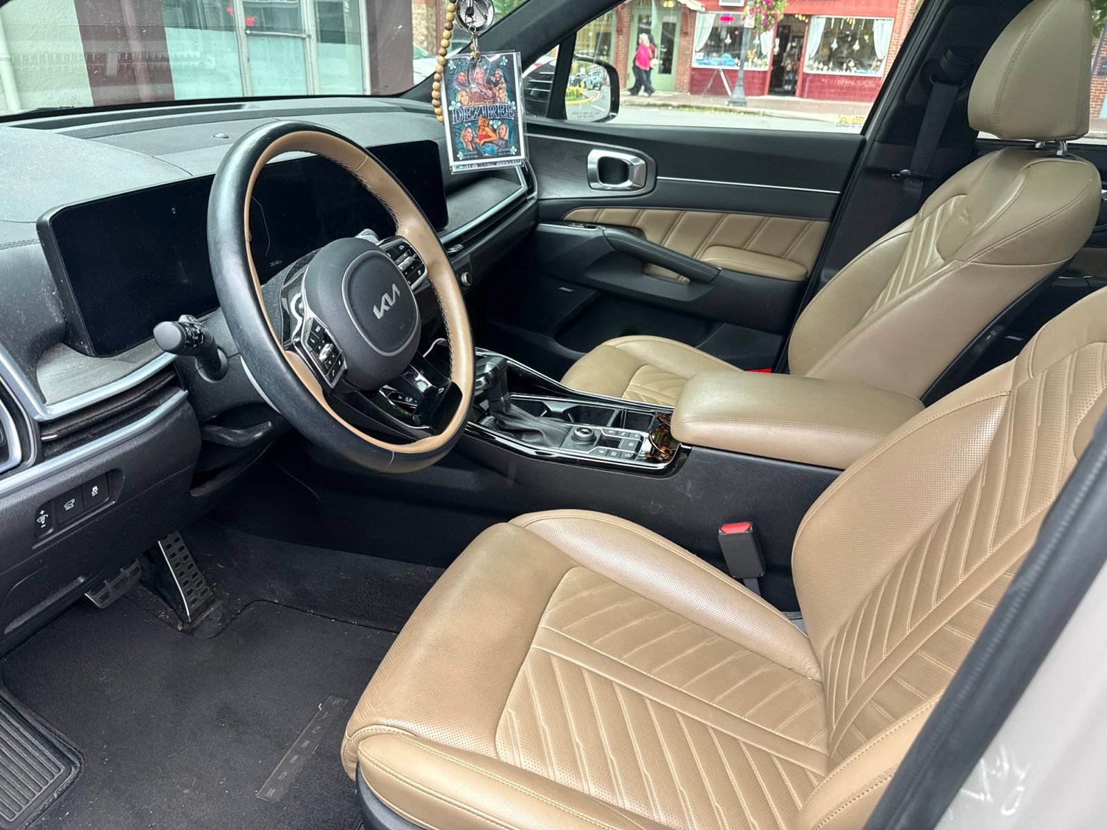 Used 2024 Kia Sorento SX Prestige w/ Olive Brown Leather Package AWD/4WD image 5