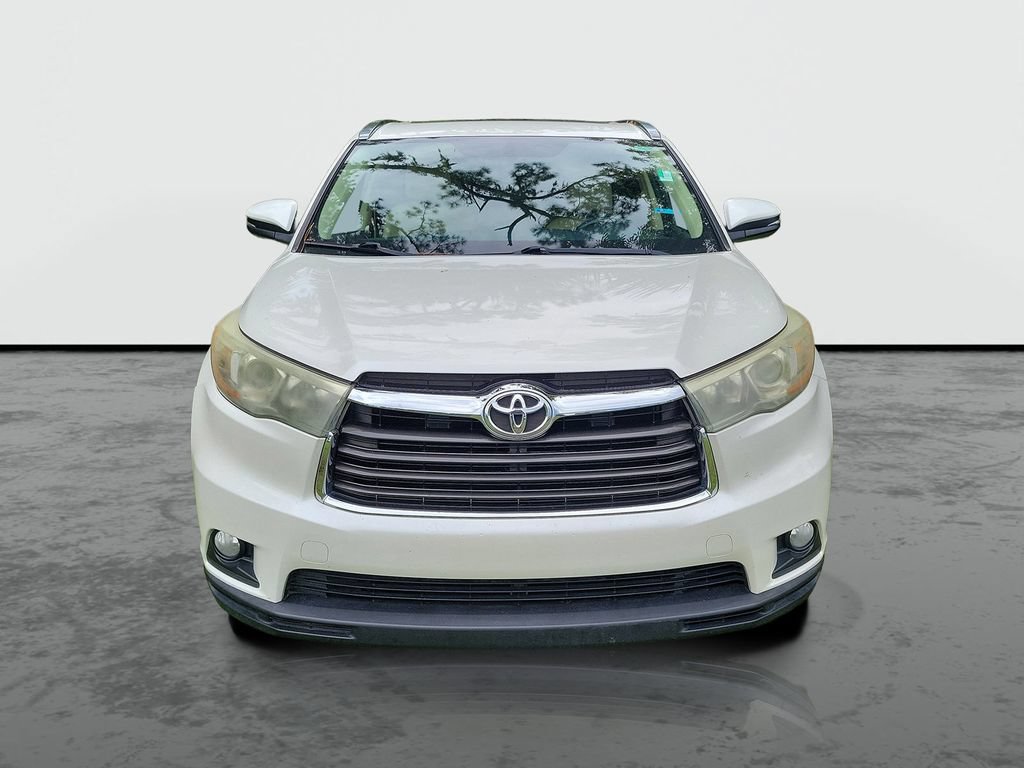 Used 2015 Toyota Highlander XLE FWD image 2