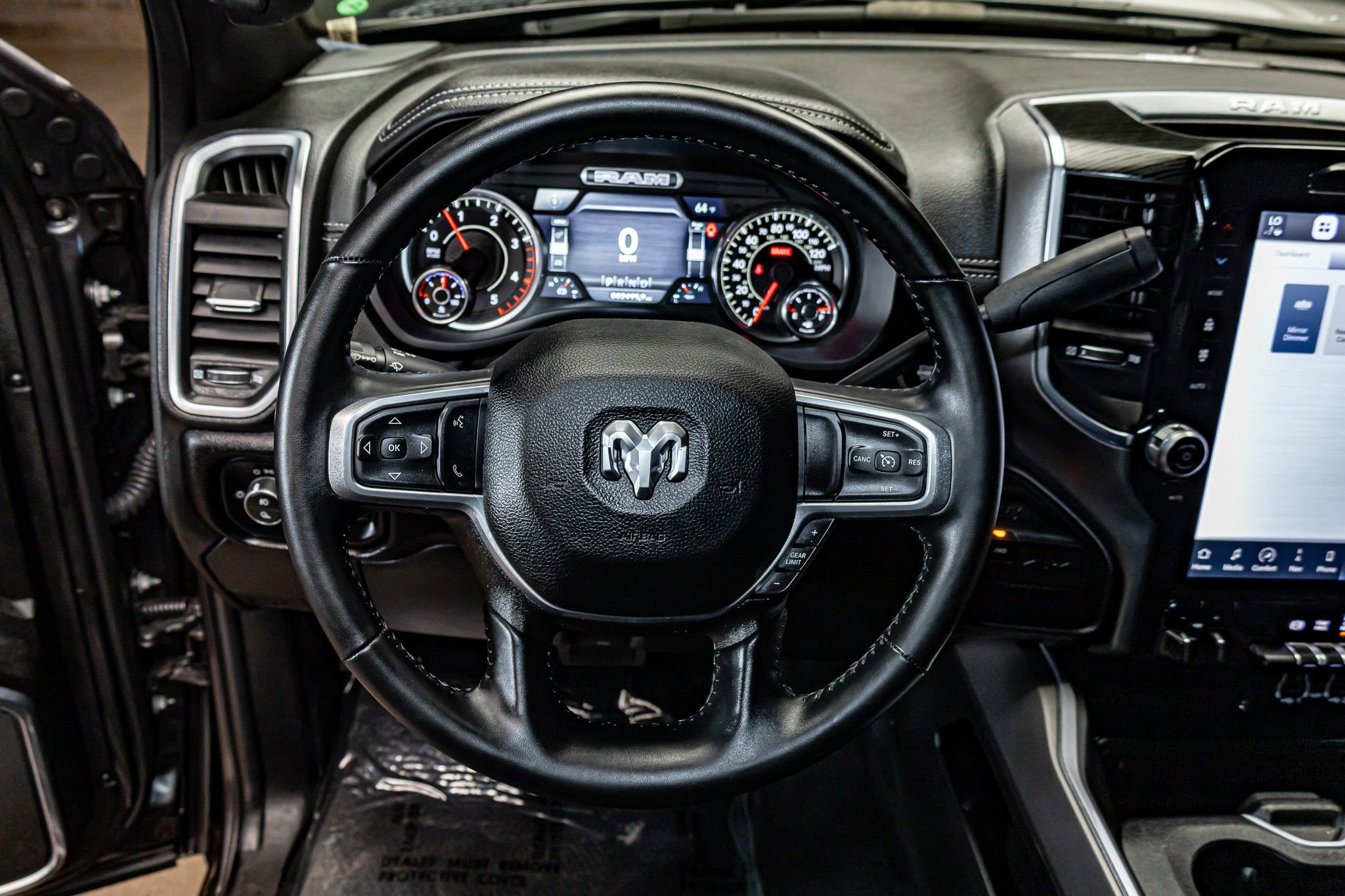 Used 2024 RAM 3500 Laramie w/ Night Edition image 17