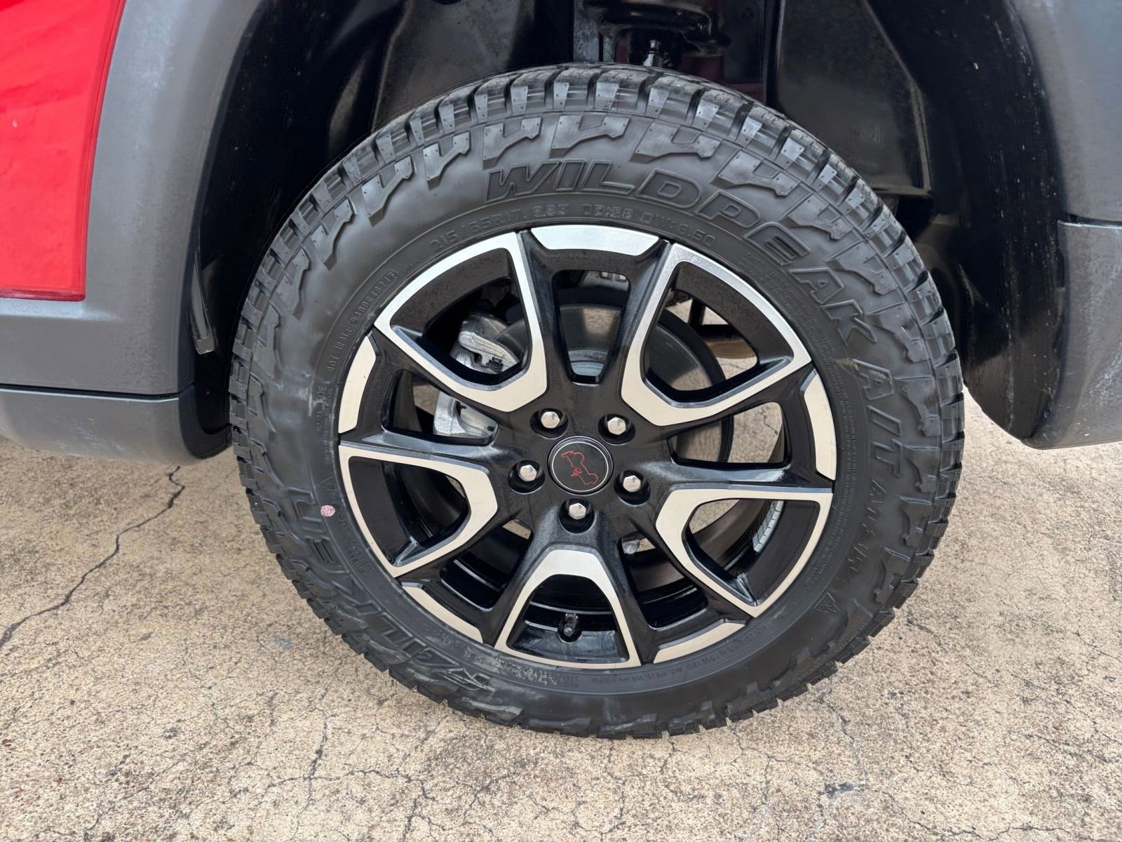 Used 2025 Jeep Compass Trailhawk AWD/4WD image 29
