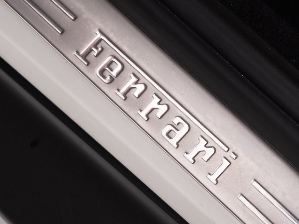Used 2025 Ferrari Roma Spider RWD image 21