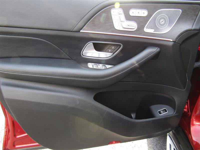 Used 2021 Mercedes-Benz GLS 450 4MATIC image 9