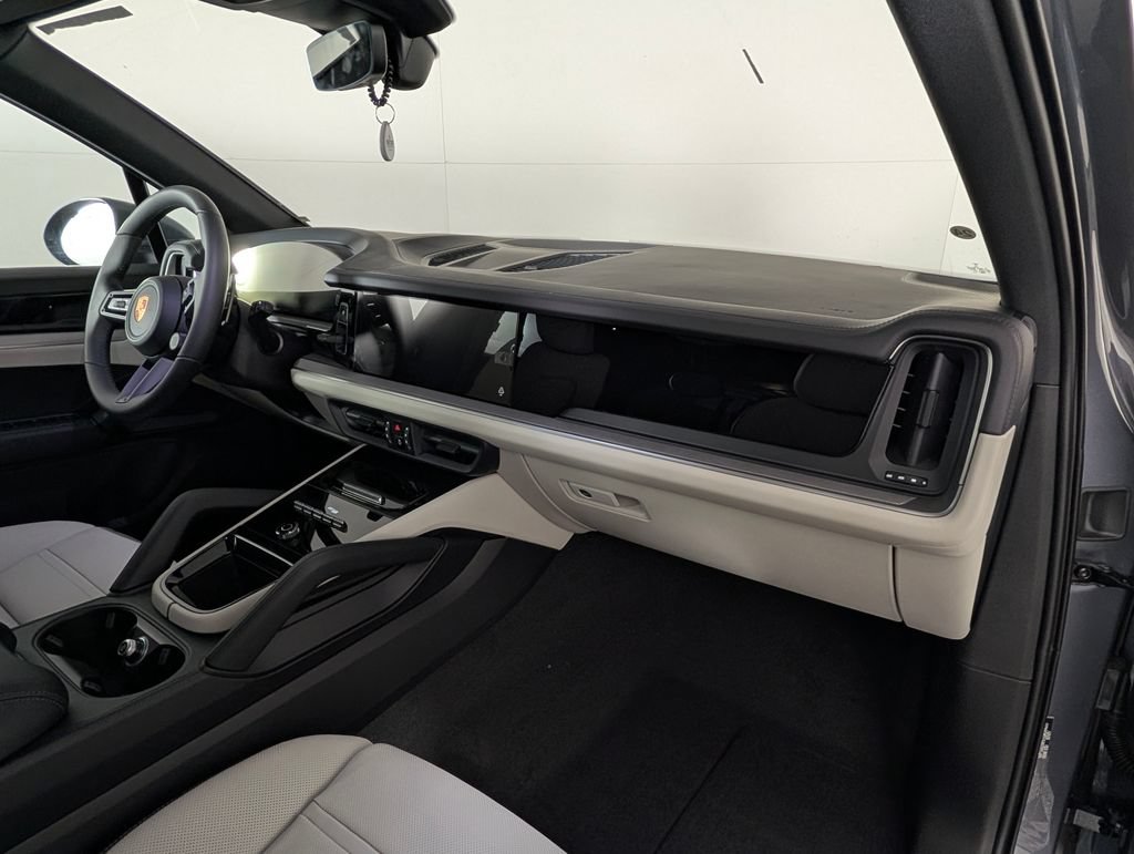 New 2026 Porsche Cayenne AWD/4WD image 18