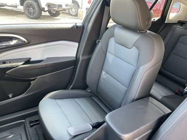New 2026 Chevrolet Trax LT w/ Driver Confidence Package FWD image 23