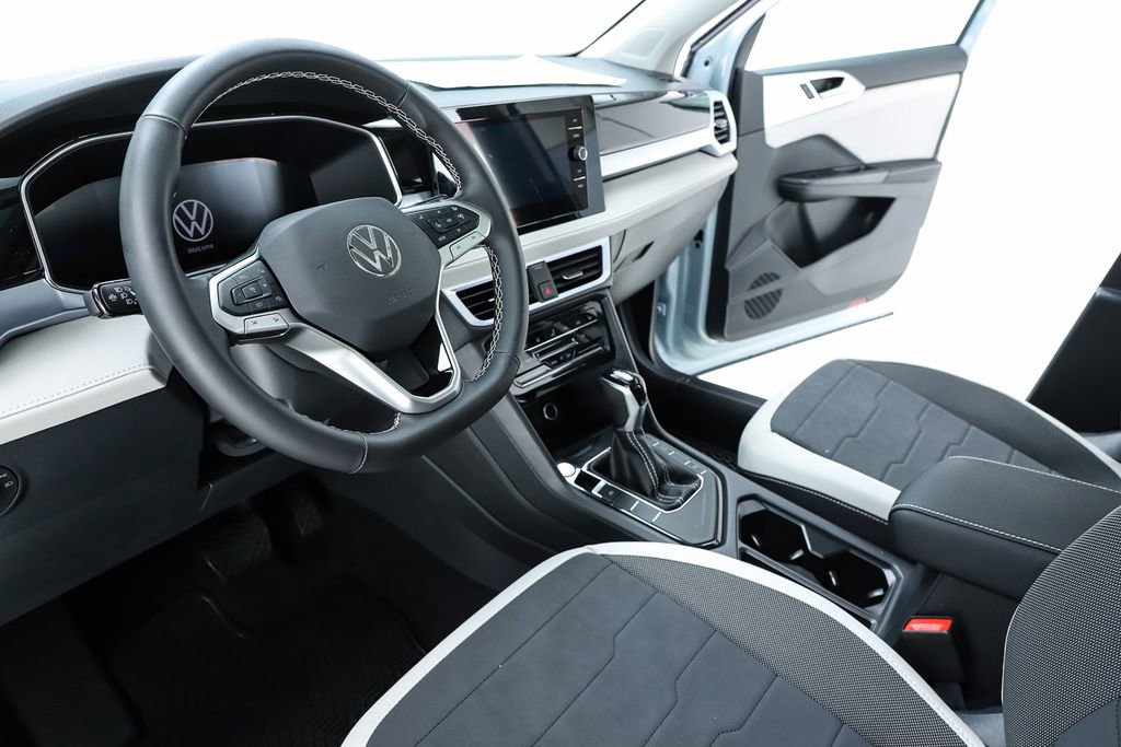 New 2026 Volkswagen Taos SE FWD image 56