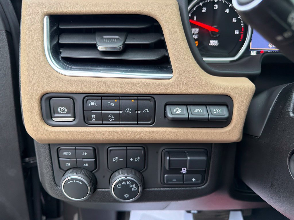 Used 2021 Chevrolet Tahoe Premier w/ Premium Package AWD/4WD image 24