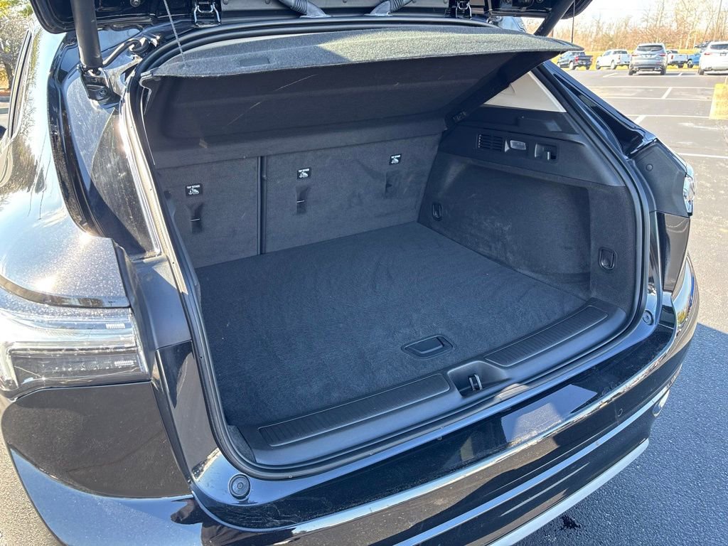 Used 2023 Buick Envision Avenir image 23