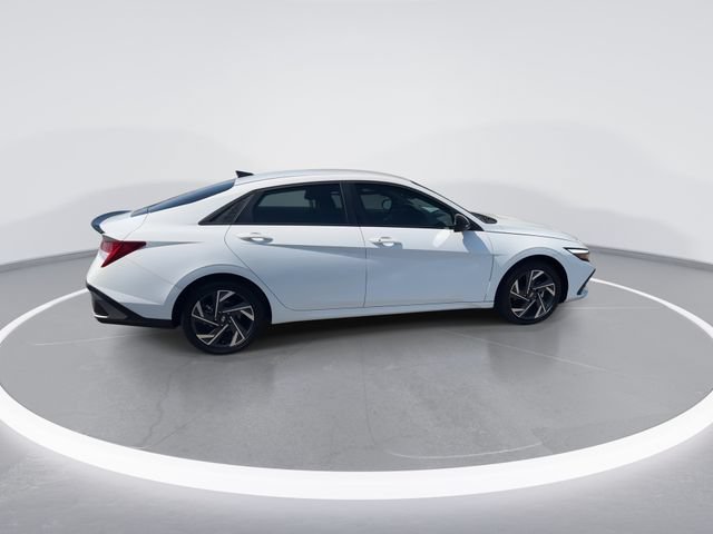 Certified 2025 Hyundai Elantra SEL FWD image 9