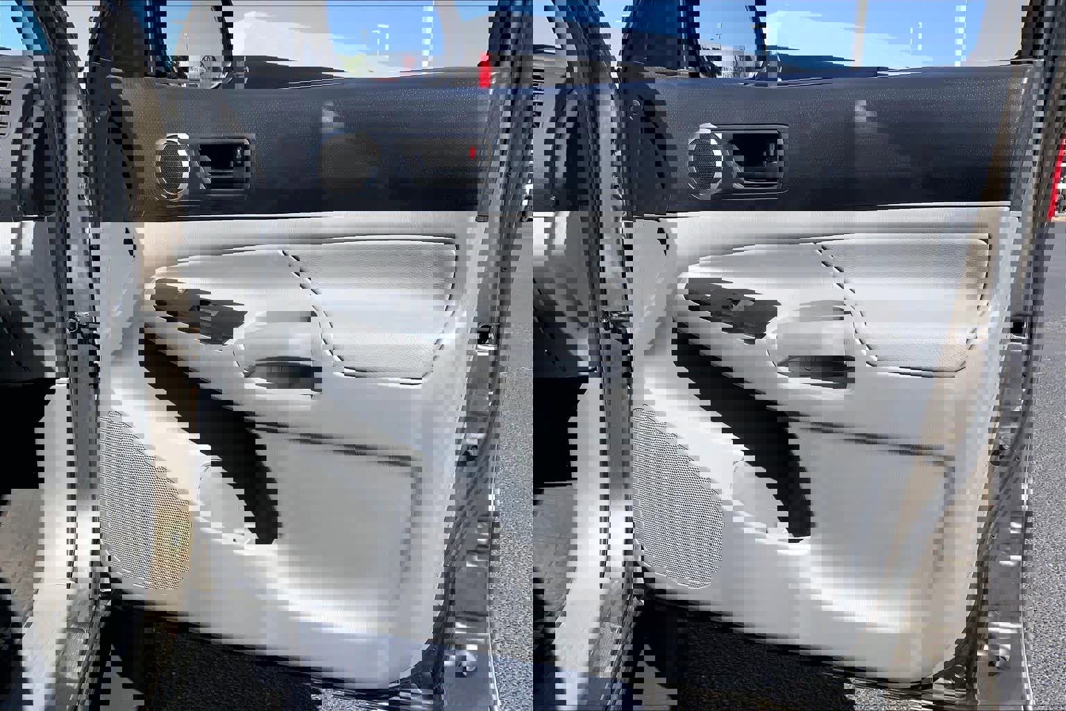 Used 2015 Toyota Tacoma 4x4 Access Cab V6 w/ TRD Off-Road Package image 23