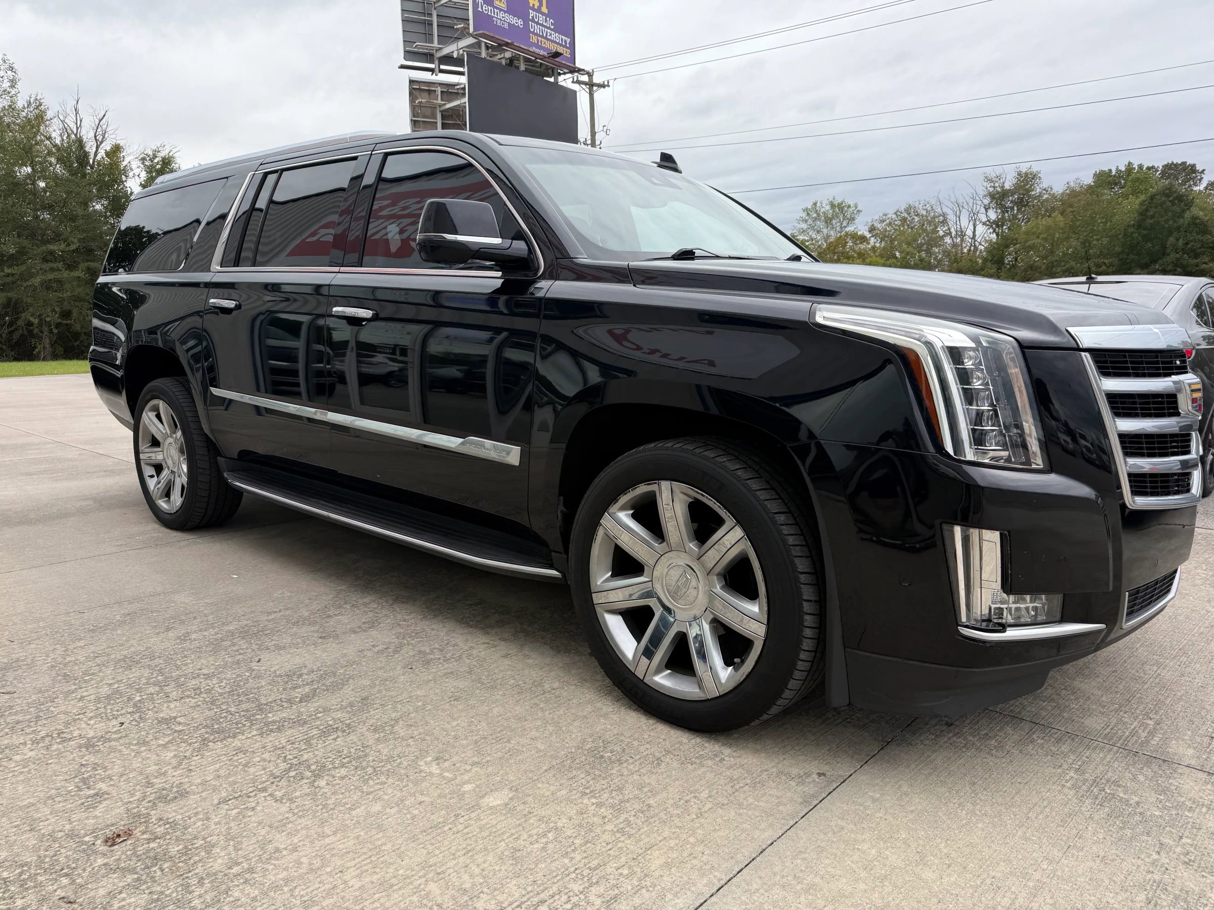 Used 2020 Cadillac Escalade ESV Luxury image 19
