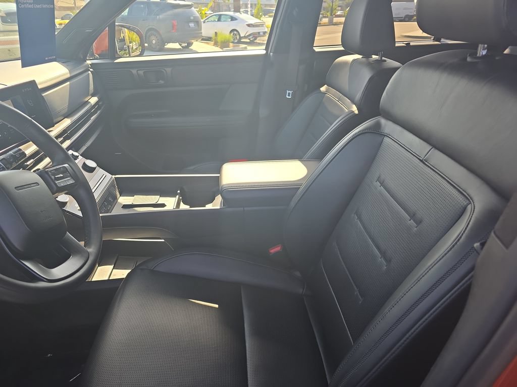 Used 2025 Hyundai Santa Fe Calligraphy AWD/4WD image 6
