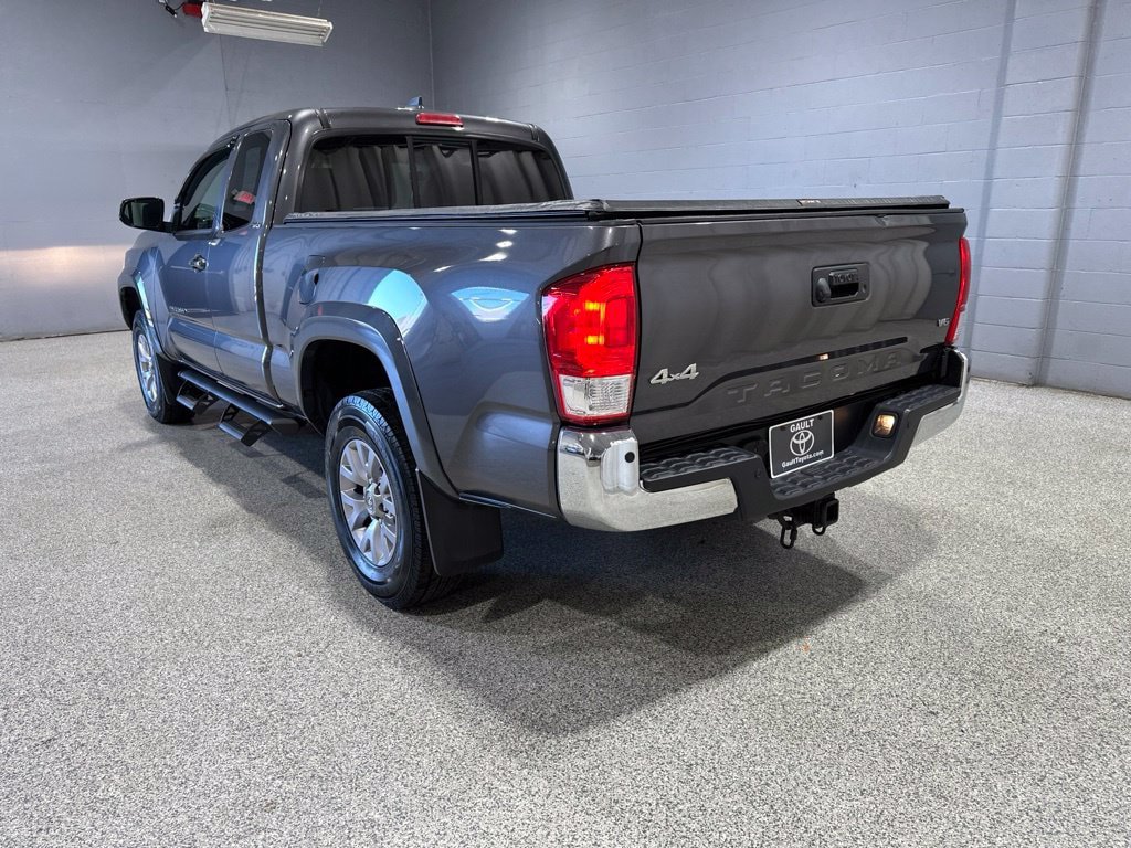 Used 2017 Toyota Tacoma SR5 w/ Tow Package AWD/4WD image 8
