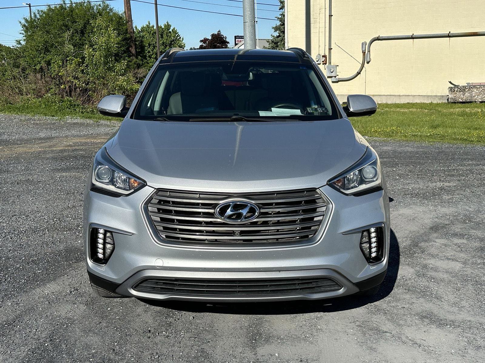 Used 2017 Hyundai Santa Fe Limited AWD/4WD image 3