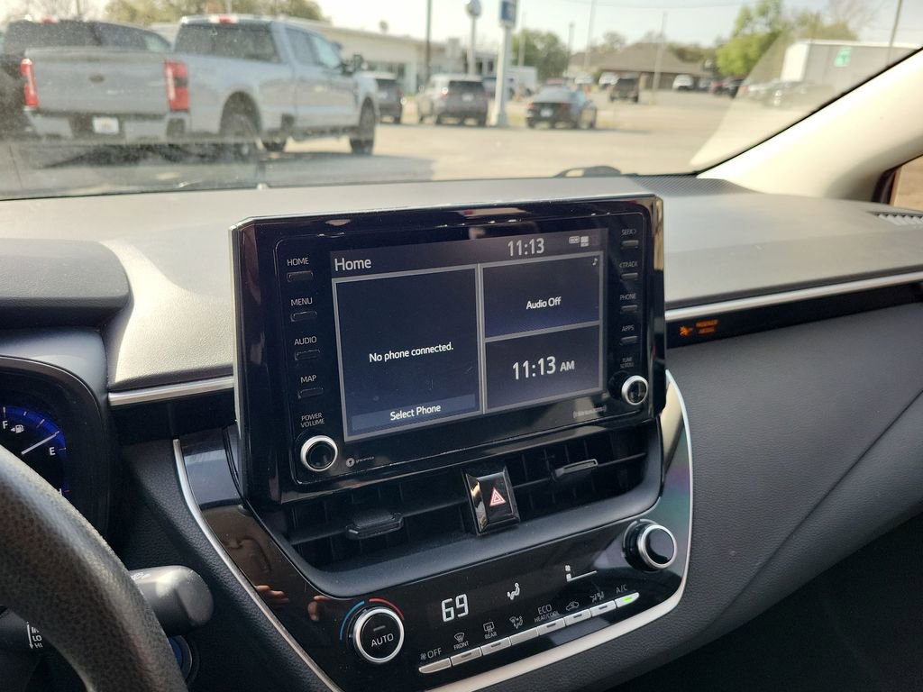 Used 2022 Toyota Corolla LE image 12