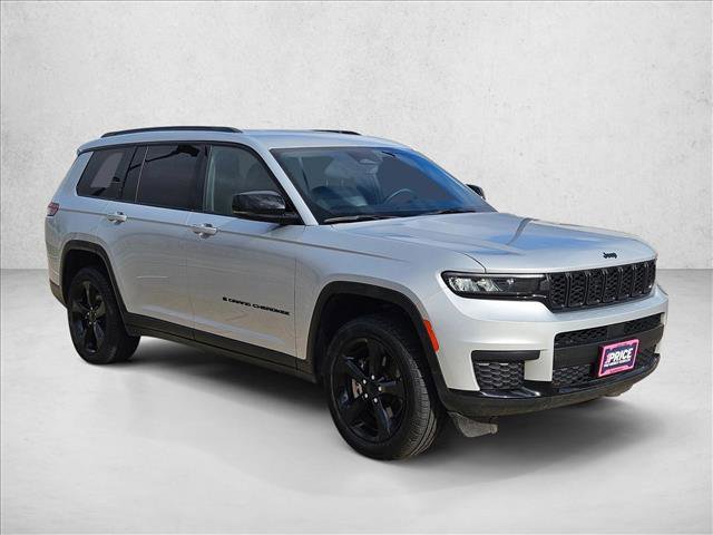 Used 2023 Jeep Grand Cherokee L Laredo image 3