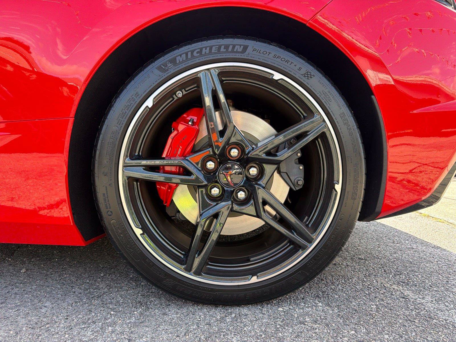 Used 2024 Chevrolet Corvette Stingray Preferred Conv w/ Z51 Performance Package RWD image 7