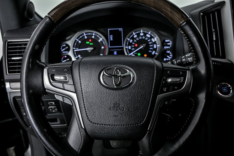 Used 2020 Toyota Land Cruiser Heritage Edition AWD/4WD image 27