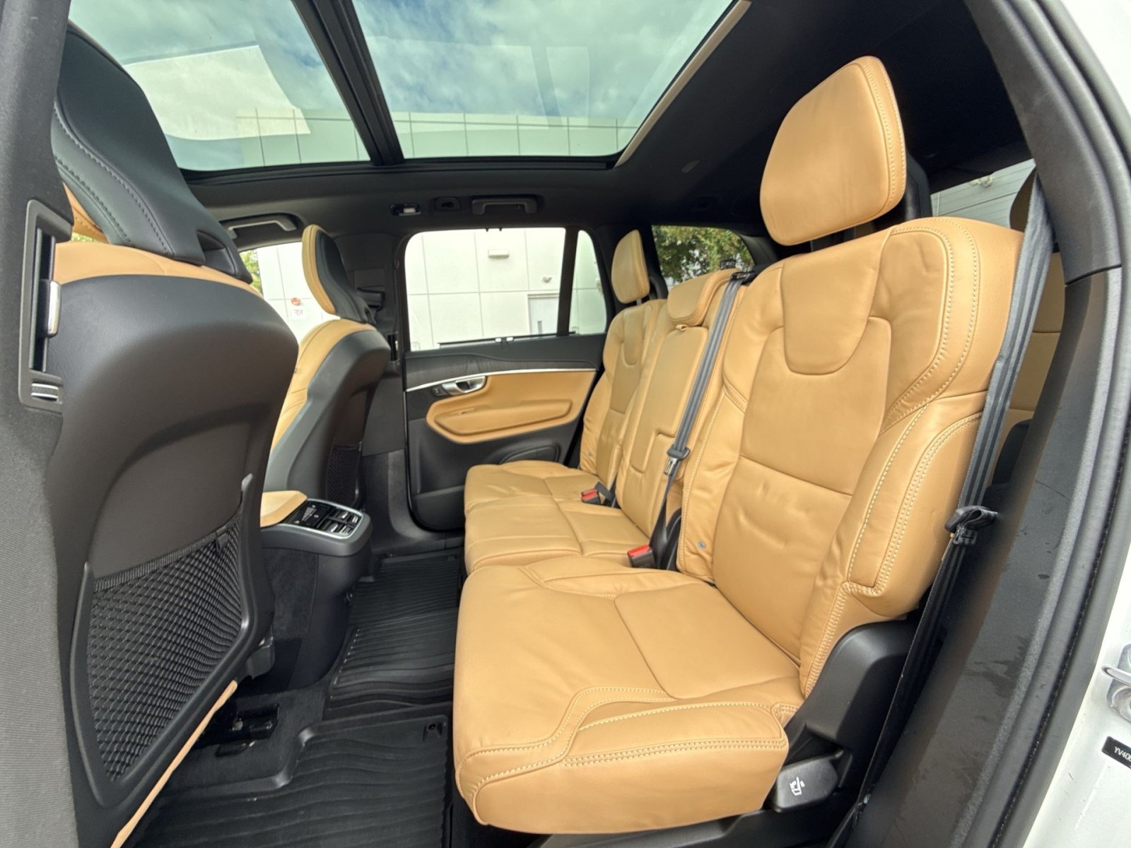 Certified 2024 Volvo XC90 B6 Ultimate w/ Protection Package Premier AWD/4WD image 25