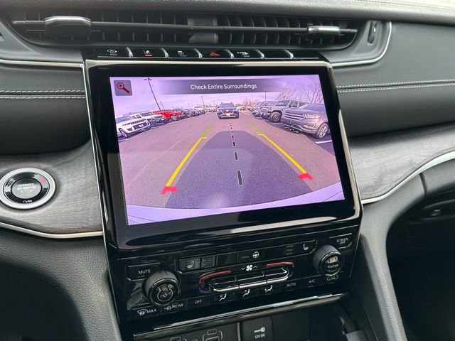 Used 2024 Jeep Grand Cherokee Limited image 28