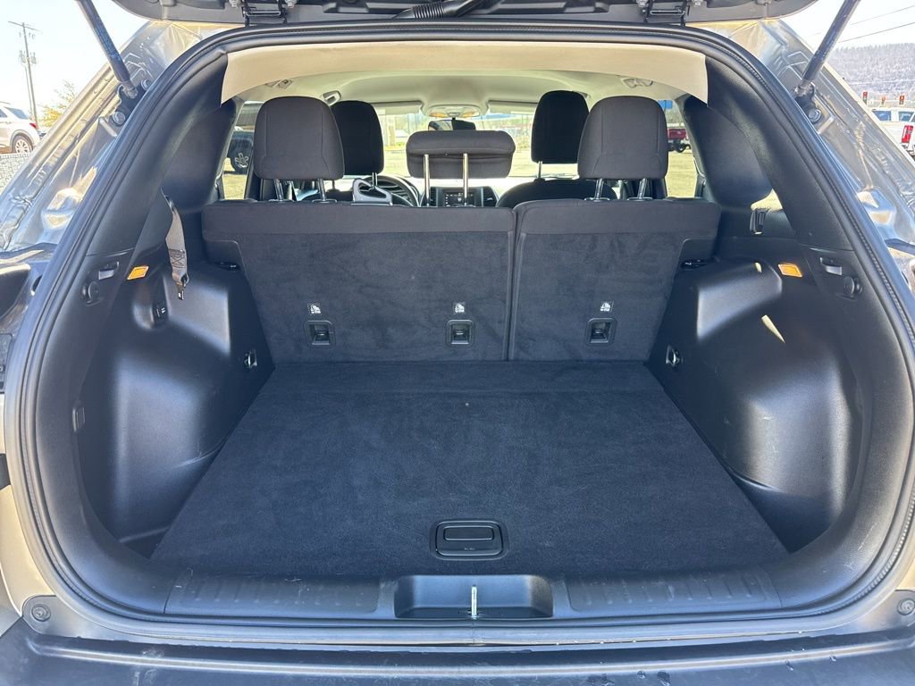 Used 2019 Jeep Cherokee Latitude w/ Popular Appearance Group image 22