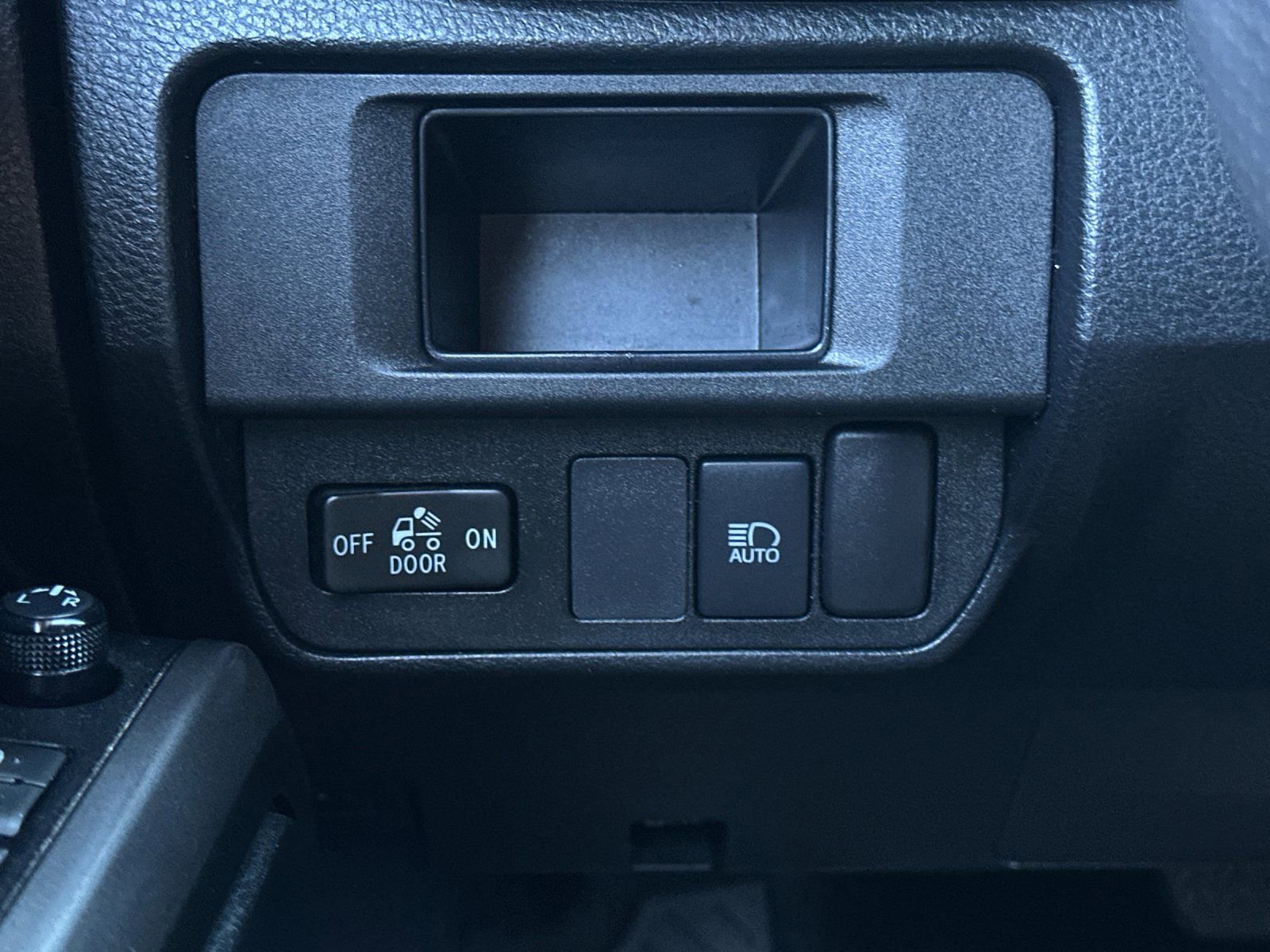 Used 2019 Toyota Tacoma SR5 image 27