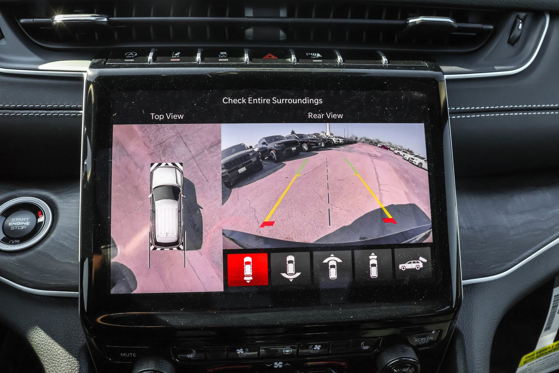 New 2025 Jeep Grand Cherokee Limited w/ Black Appearance Package image 18