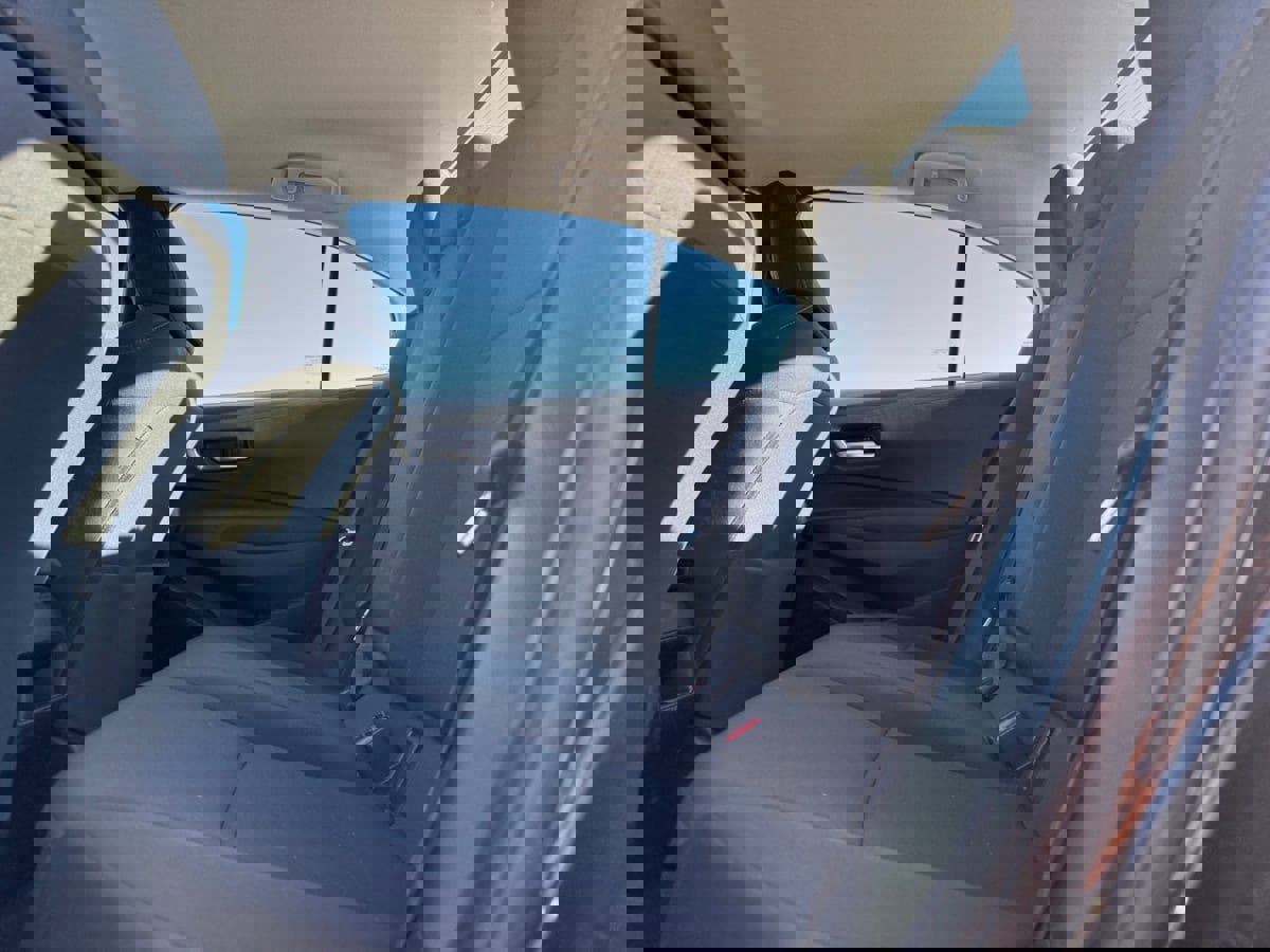 Used 2021 Toyota Corolla LE w/ Carpet Mat Package (TMS) image 17