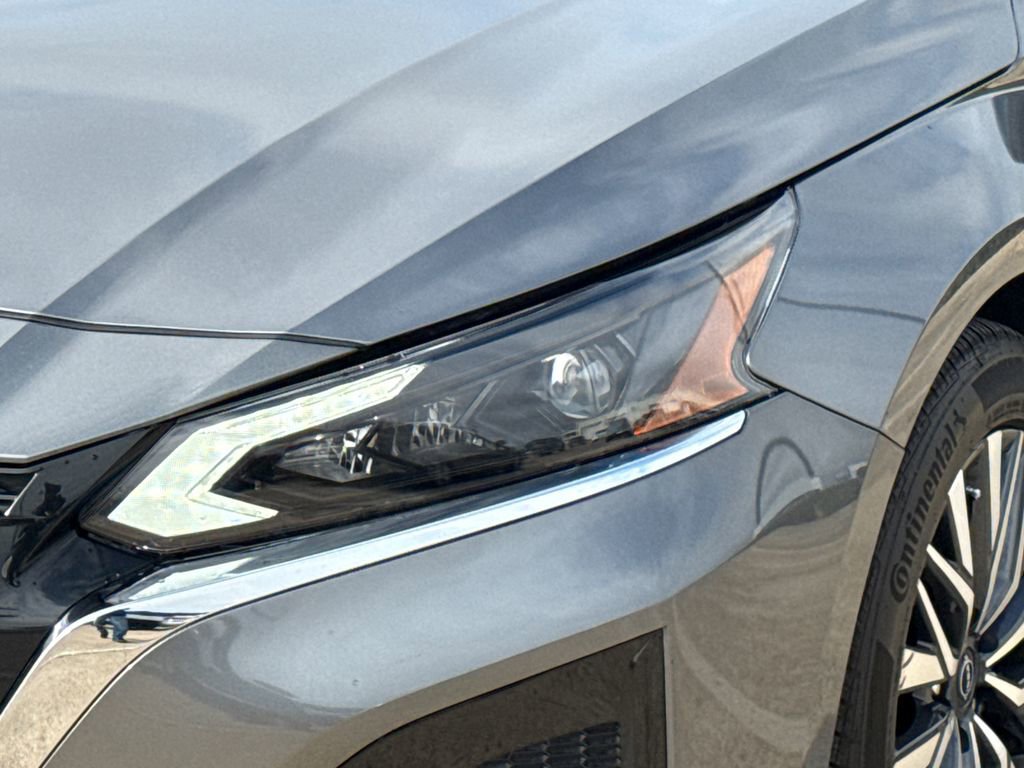 Used 2024 Nissan Altima 2.5 SV w/ SV Premium Package image 5