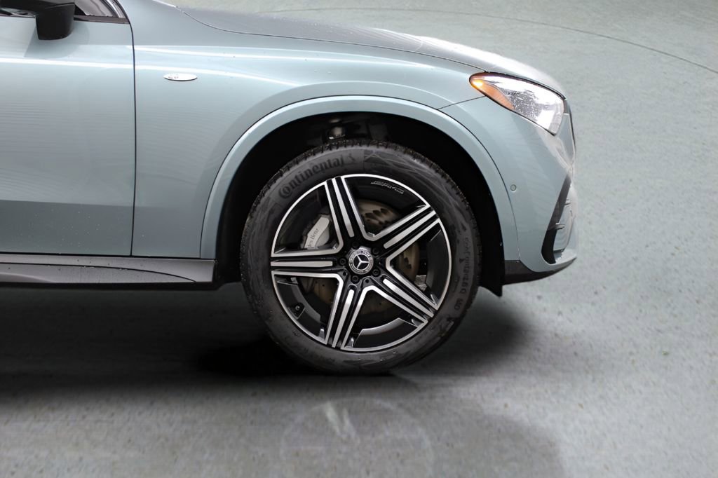 Used 2025 Mercedes-Benz GLC 350e 4MATIC image 37