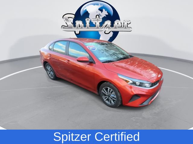 Used 2022 Kia Forte LXS image 2
