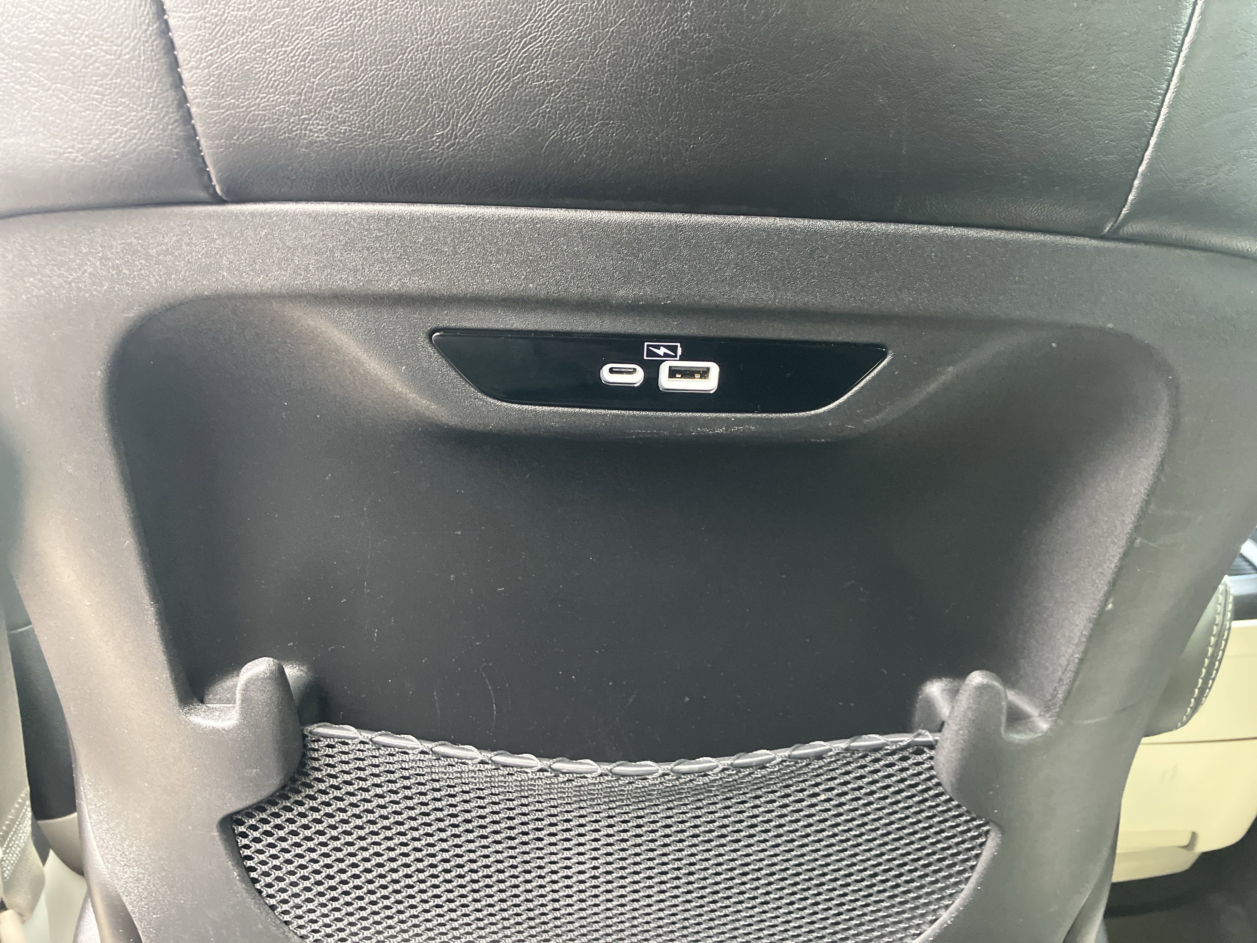 Used 2023 Chrysler Pacifica Touring-L image 18