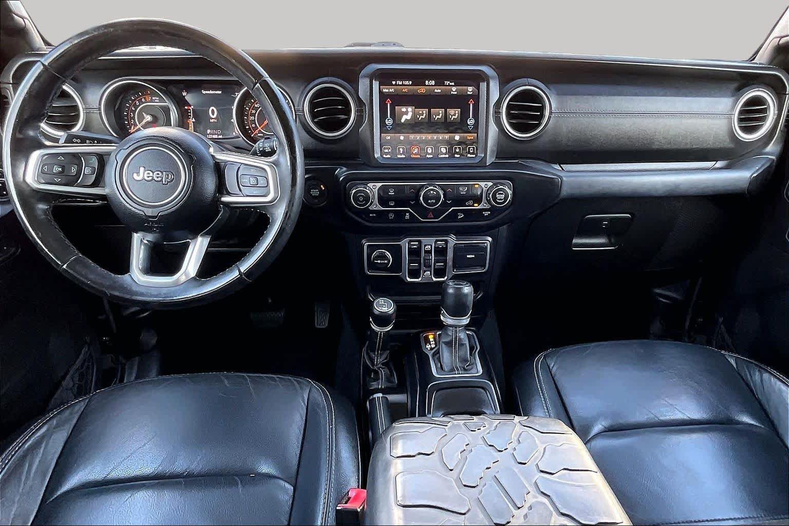 Used 2018 Jeep Wrangler Unlimited Sahara AWD/4WD image 14