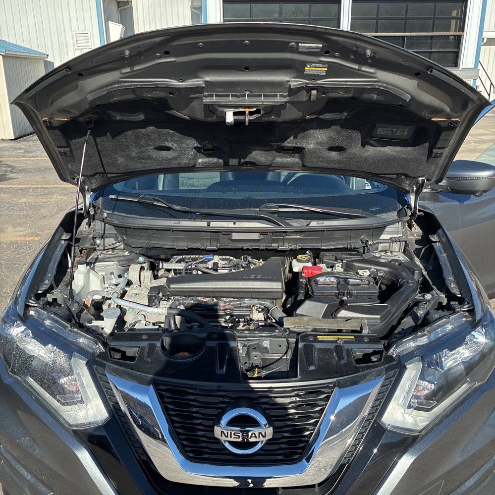 Used 2017 Nissan Rogue SV w/ SV Premium Package image 24