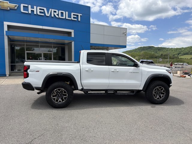 Used 2024 Chevrolet Colorado ZR2 w/ Technology Package AWD/4WD image 3