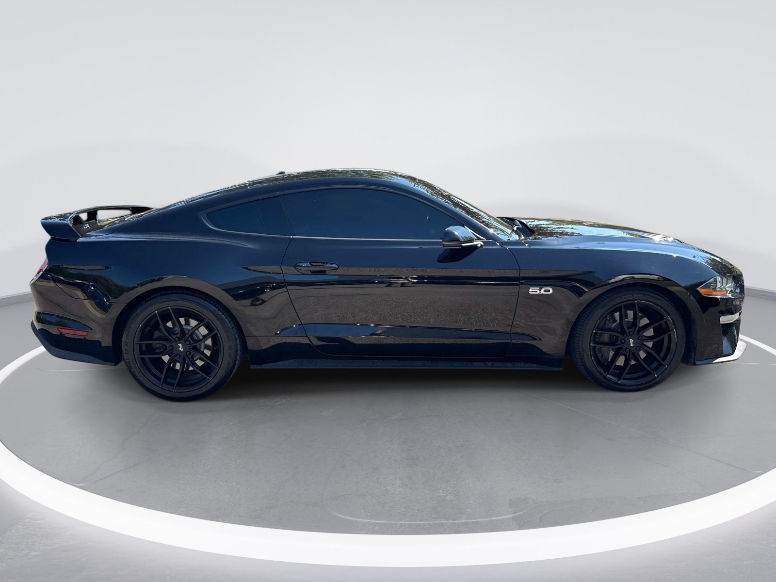 Used 2020 Ford Mustang GT Premium w/ GT Performance Package RWD image 9