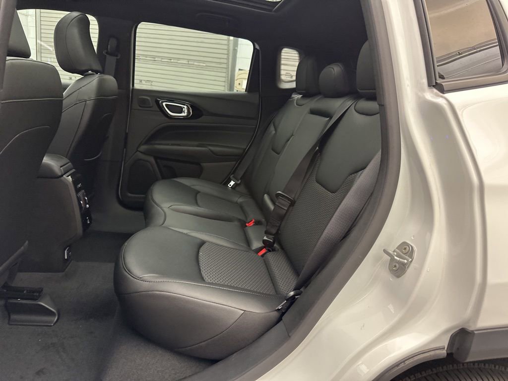 New 2025 Jeep Compass Latitude w/ Sun & Sound Group image 17