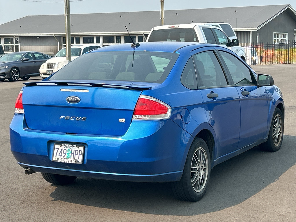 Used 2010 Ford Focus SE FWD image 5