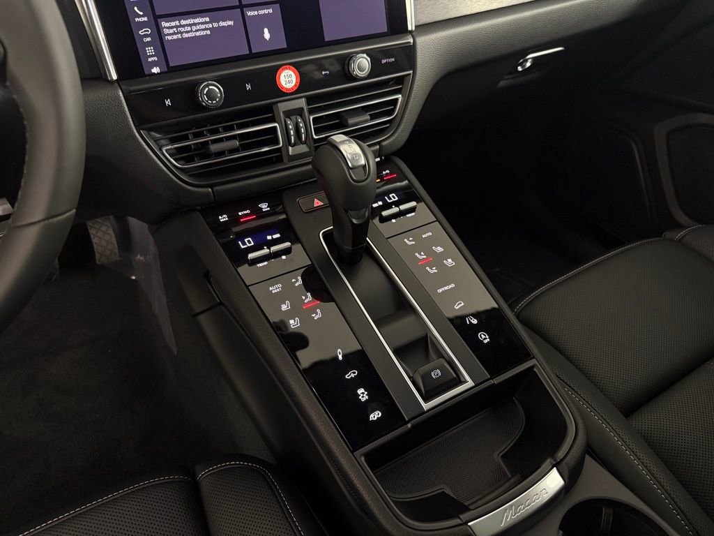 New 2026 Porsche Macan GTS AWD/4WD image 28