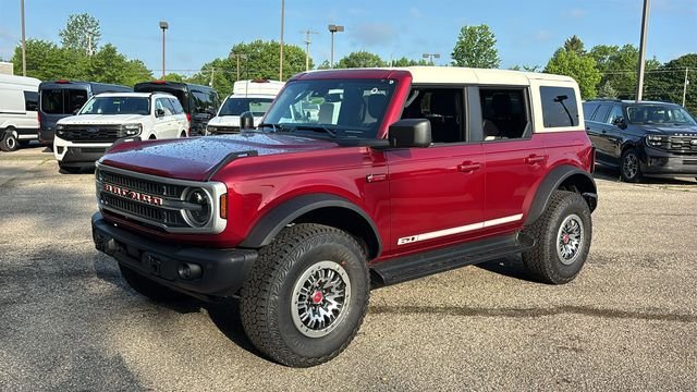 New 2026 Ford Bronco Outer Banks w/ Sasquatch Package AWD/4WD image 2