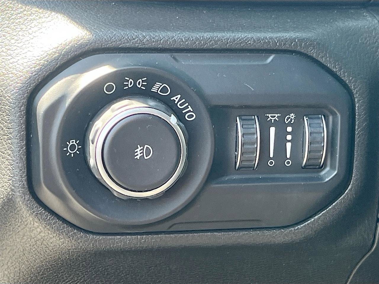 Used 2019 Jeep Wrangler Unlimited Sport S image 10