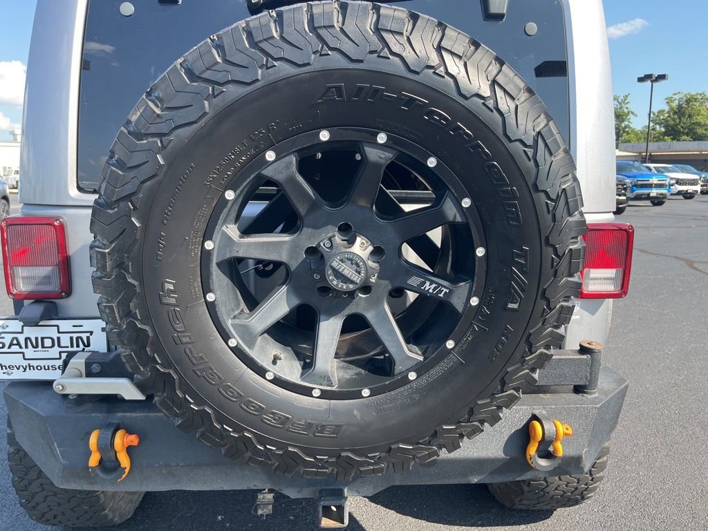 Used 2014 Jeep Wrangler Unlimited Sahara w/ Max Tow Package image 43