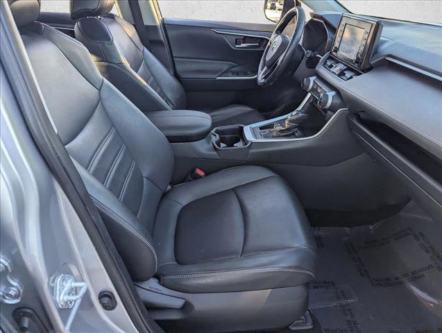 Used 2019 Toyota RAV4 XLE Premium FWD image 19
