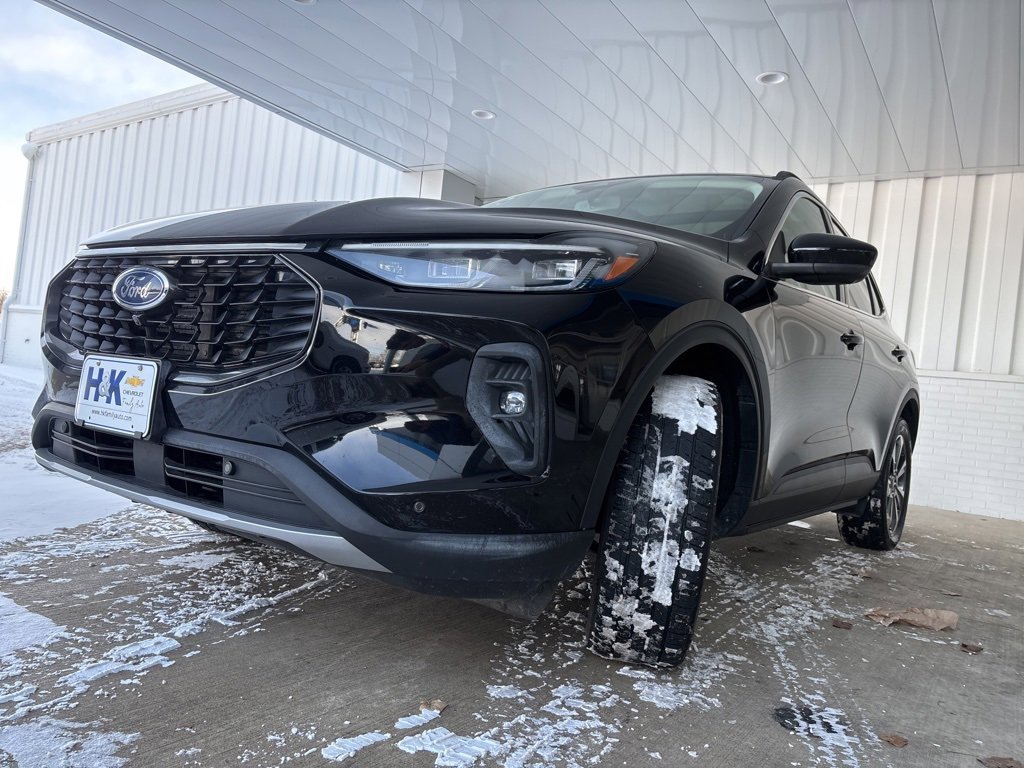 Used 2024 Ford Escape Platinum image 40