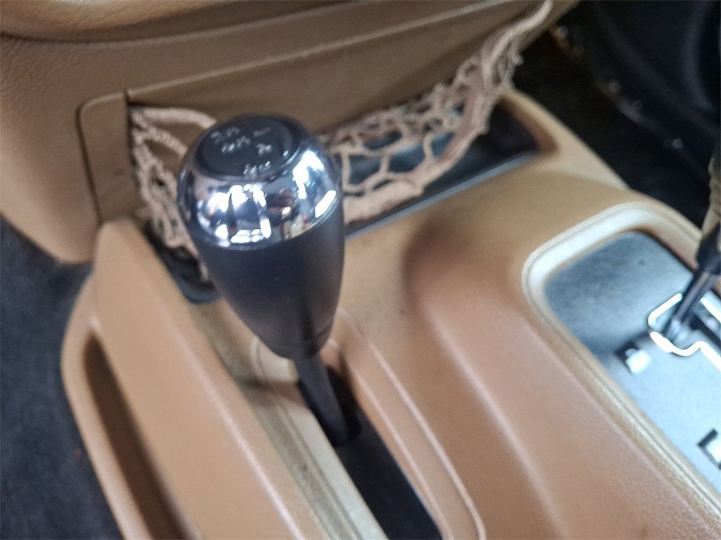 Used 2017 Jeep Wrangler Unlimited Sahara w/ Connectivity Group image 23