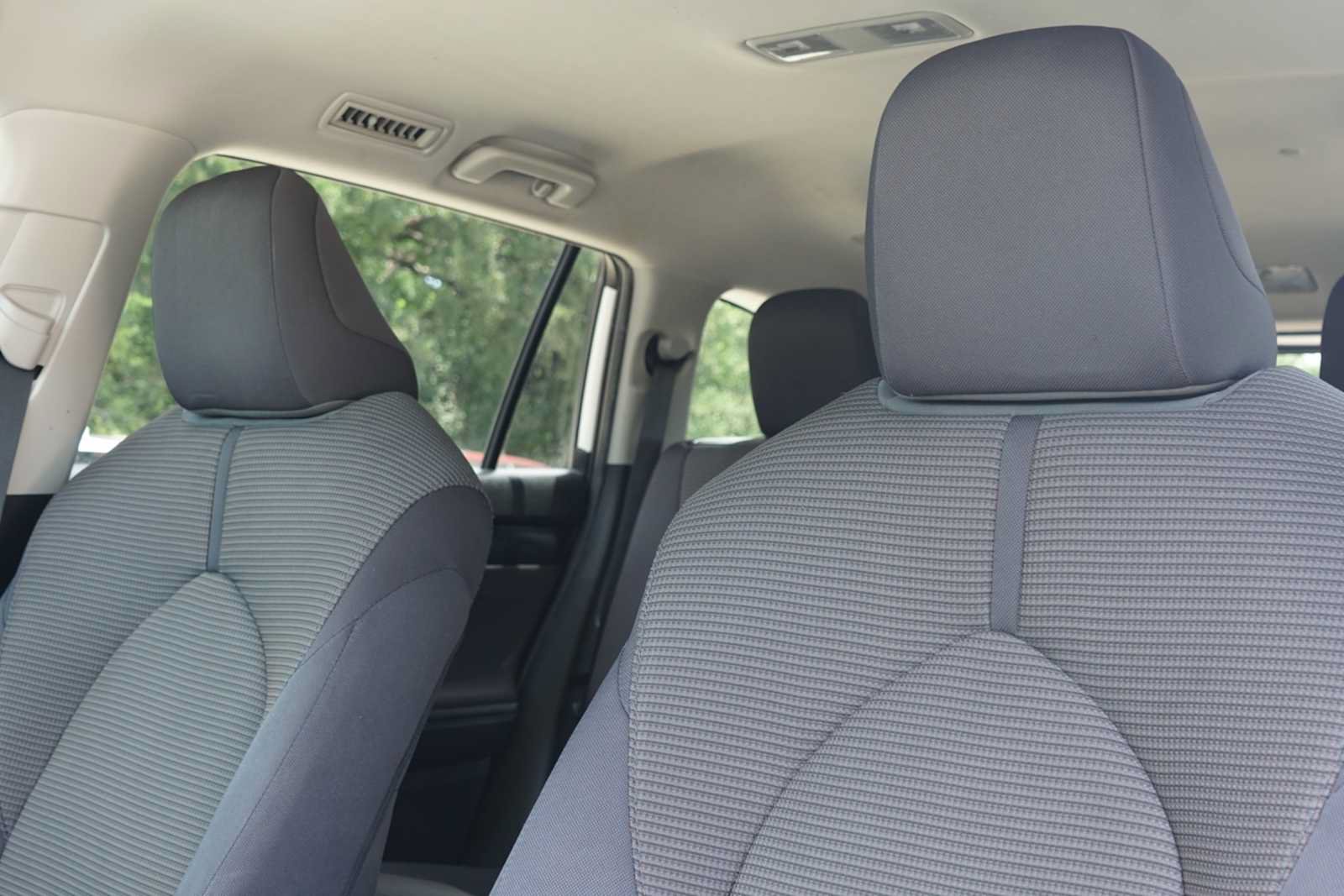 Used 2021 Toyota Highlander L FWD image 9