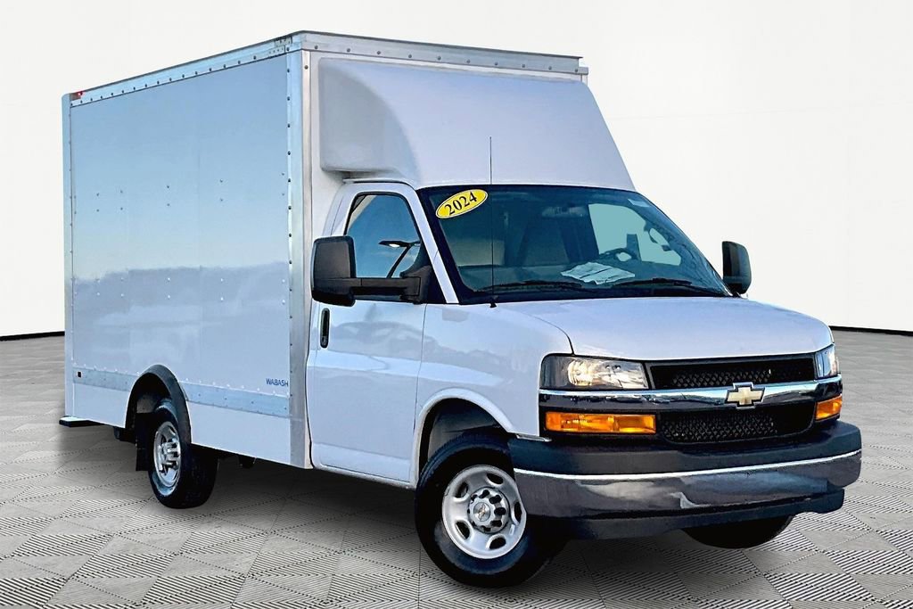 New 2024 Chevrolet Express 3500 w/ Power Convenience Package RWD video 2